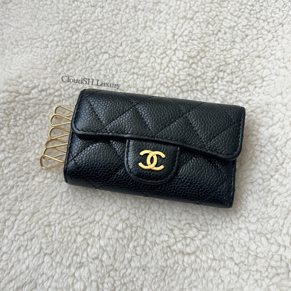 Auth Chanel Classic Black Caviar 6 Ring Key Holder w/ Gold Hdw